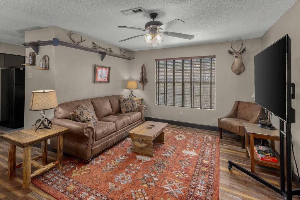יוריקה ספרינגס Stonegate Lodge Bear'S Den Kitchen, Pool, Firepit, Wifi ,Smart Tvs מראה חיצוני תמונה