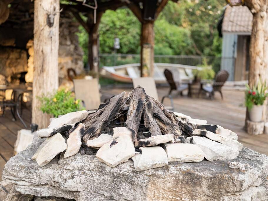 יוריקה ספרינגס Stonegate Lodge Bear'S Den Kitchen, Pool, Firepit, Wifi ,Smart Tvs מראה חיצוני תמונה